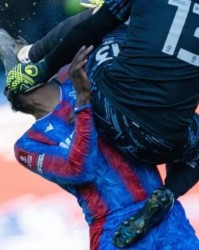 百家乐-马特塔遭“杀人踢”，水晶宫主帅：对手好意反铸大错