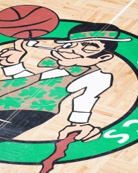 字母在主场被嘘？小莫：他肯定要走了 欧文就是被嘘才离开绿军的